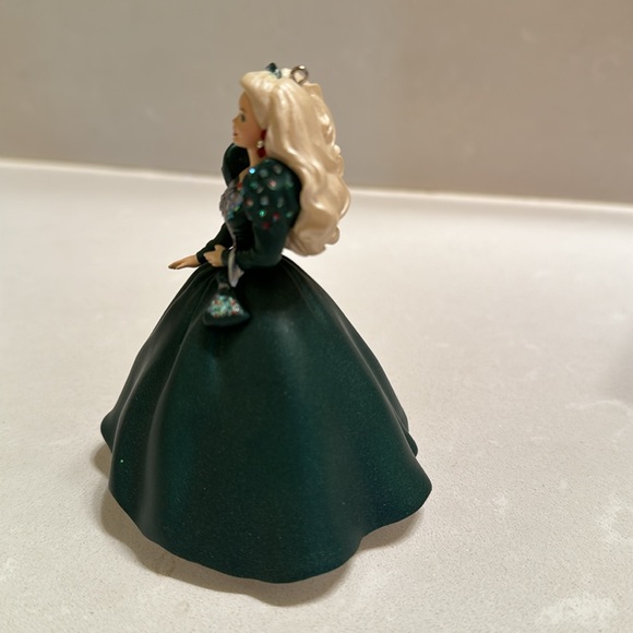 1999 Club Edition Barbie Ornament from Hallmark - Picture 6 of 10